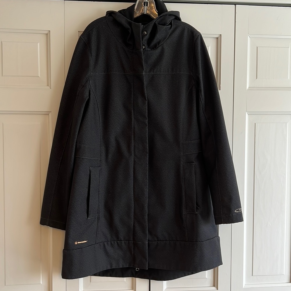 Super cute Champion zip front medium weight rain jacket with hood